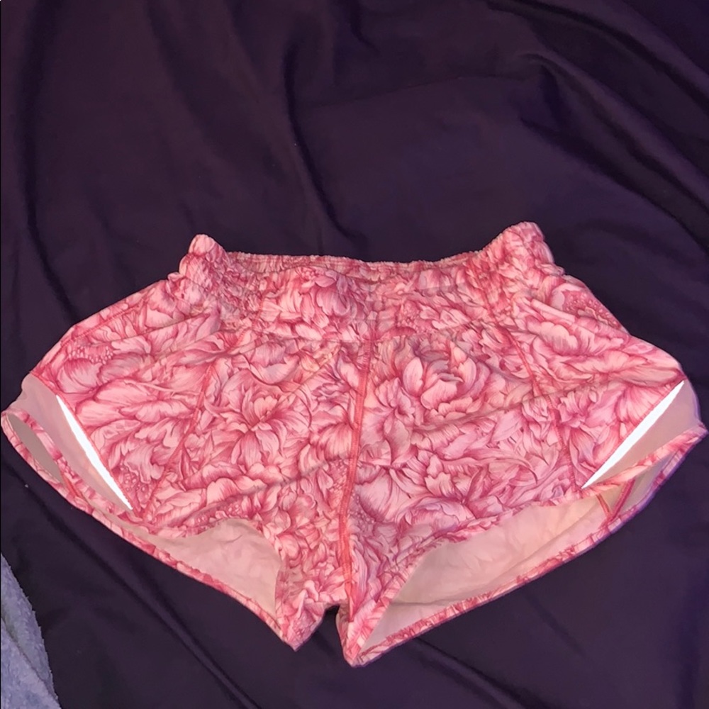 lulu lemon hotty hot shorts